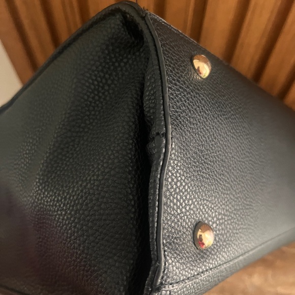 Bebe Los Ángeles Leather handbag, Purse, Black Gold Hooks, tassels Adjustable - Picture 12 of 16